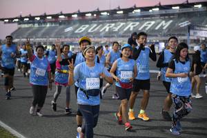 BIB: 525
                            <button type="button" onclick="openModal(10462058)" class="btn btn-primary btn-sm float-right btn-popup" data-toggle="modal" data-target=".modal-high-quality">
                        <i class="fas fa-shopping-cart"></i> Add to Cart
                    </button>
                                            <button type="button" onclick="isThisMe(10462058, true)" class="btn btn-success btn-sm float-right btn-popup btn-isme hidden" data-toggle="tooltip" data-placement="bottom" title="นี่คือรูปของคุณใช่ไหม คลิกที่นี่เพื่อเอาเข้าอัลบั้ม">
                        <i class="fas fa-plus"></i> Add to album
                    </button>
                    <button type="button" onclick="isThisMe(10462058, false)" class="btn btn-warning btn-sm float-right btn-popup btn-isnotme hidden">
                        <i class="fas fa-ban"></i> Remove from album
                    </button>